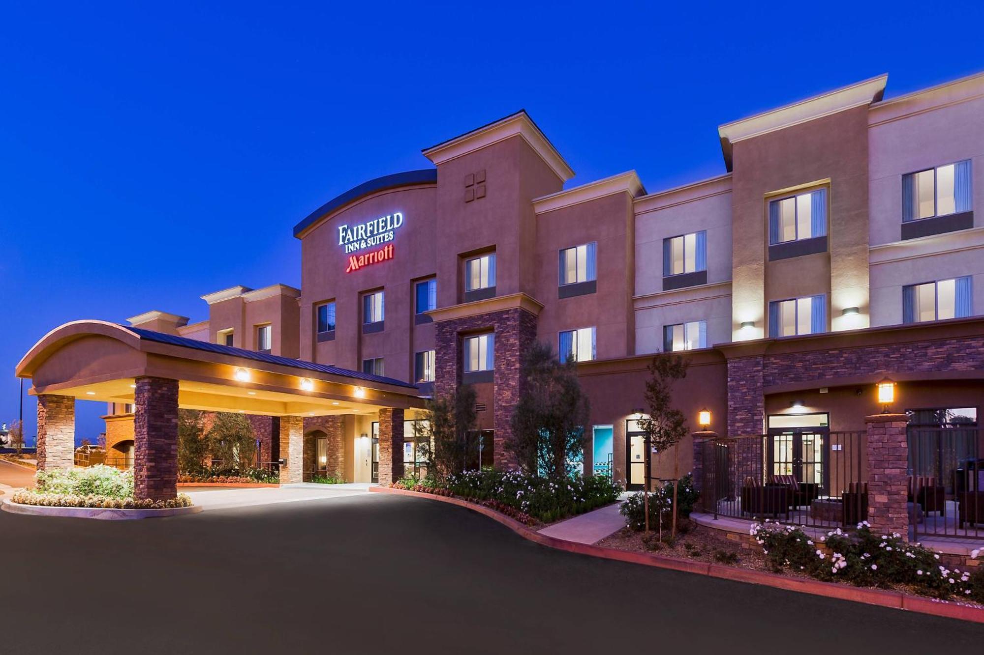 Fairfield Inn & Suites Riverside Corona/Норко Екстериор снимка