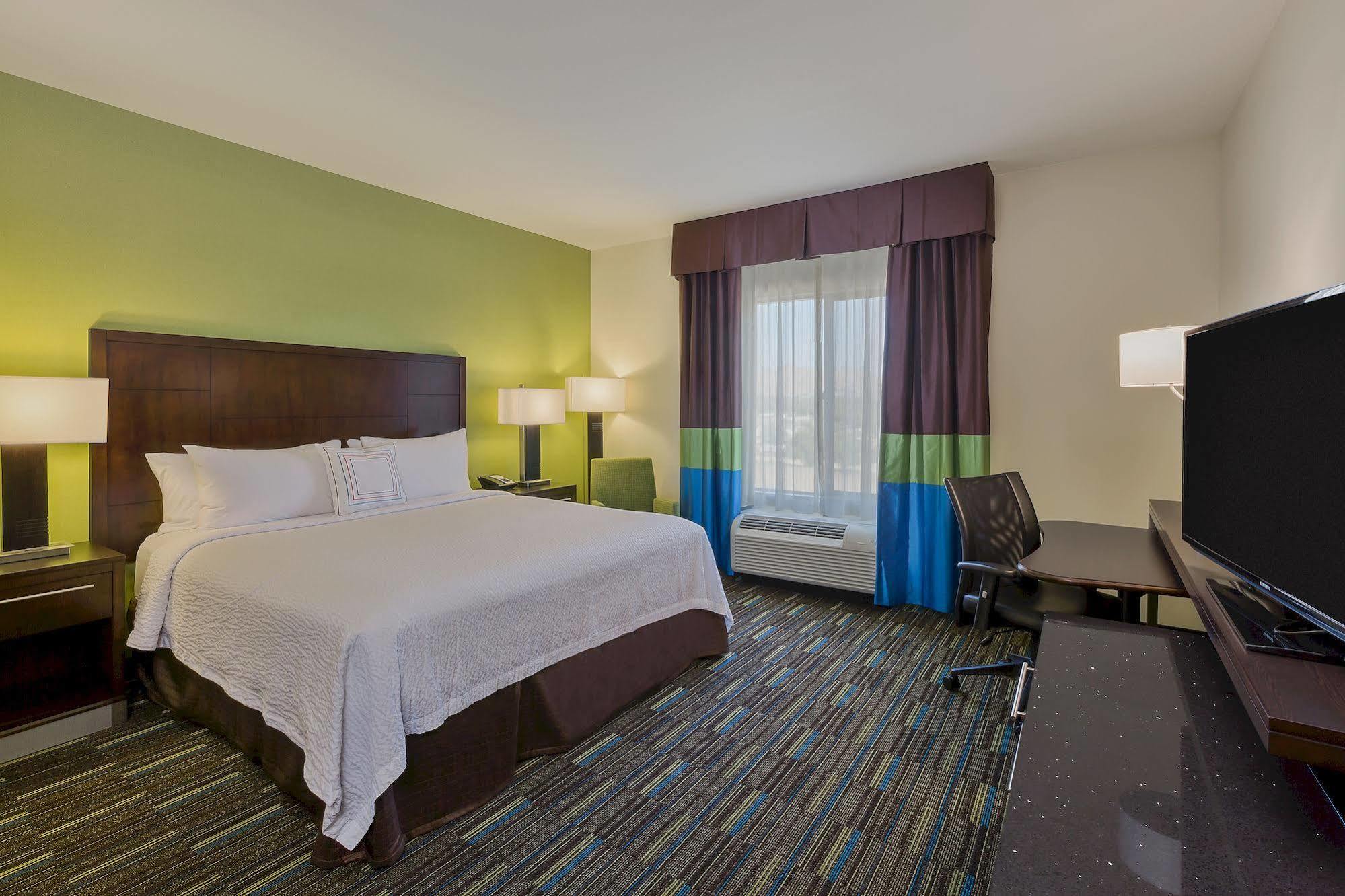 Fairfield Inn & Suites Riverside Corona/Норко Екстериор снимка