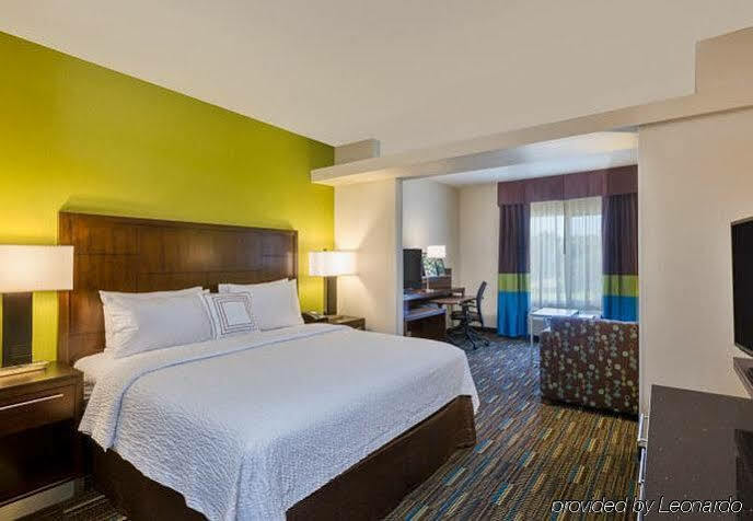 Fairfield Inn & Suites Riverside Corona/Норко Екстериор снимка